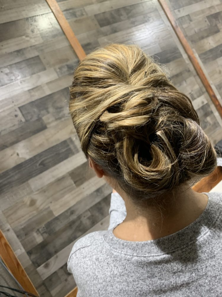 hairstyle for blonde